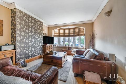 4 bedroom terraced house for sale, Kenley Gardens, Hornchurch