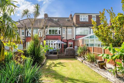 4 bedroom terraced house for sale, Kenley Gardens, Hornchurch