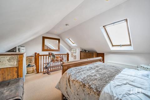 11 Kenley Gardens, Hornchurch, RM12 6PD