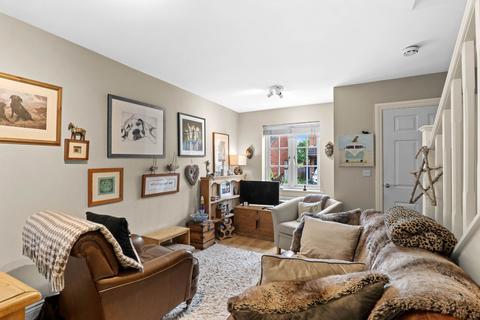 63 Bleachfield Street, Alcester, B49 5BB