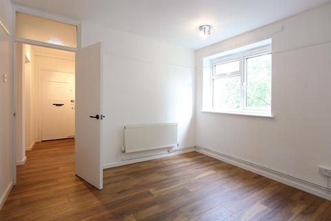 1 bedroom flat to rent, Lamport Close, London