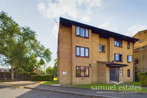 Studio for sale, Hogarth Crescent, Colliers Wood, London, SW19