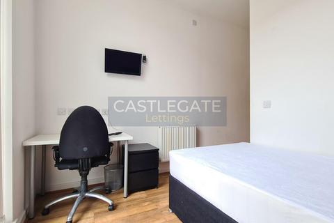 1 bedroom in a flat share to rent, Threadworks, Threadneedle Street, Huddersfield, HD1 2HF