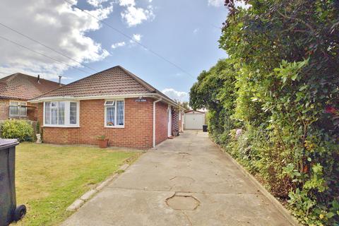 2 bedroom detached bungalow for sale, Waltons Avenue, Holbury