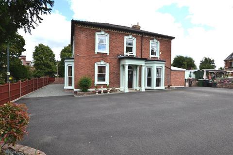 5 bedroom detached house for sale, Bargates, Leominster