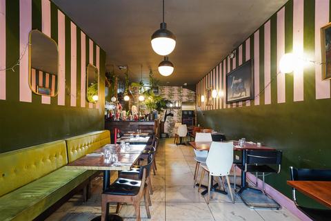 Restaurant to rent, Stoke Newington High Street, London N16