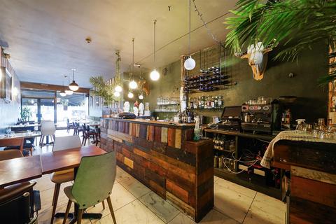 Restaurant to rent, Stoke Newington High Street, London N16