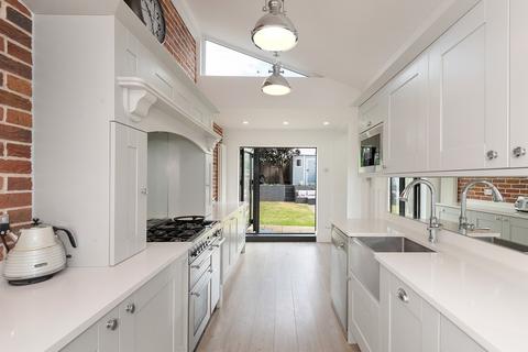 25 Upper Grove Road, Belvedere, DA17 5NU