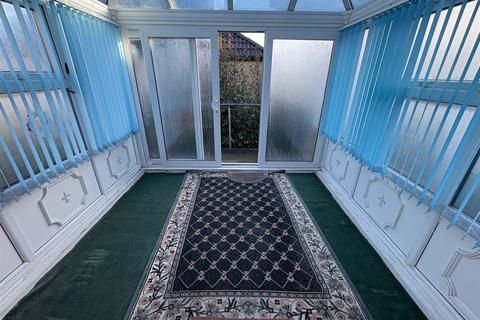 8 Gregory Crescent, Bradford, BD7 4PG