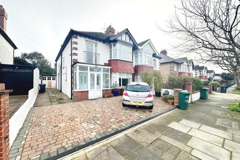 3 bedroom flat to rent, Welbeck Avenue, Hove BN3