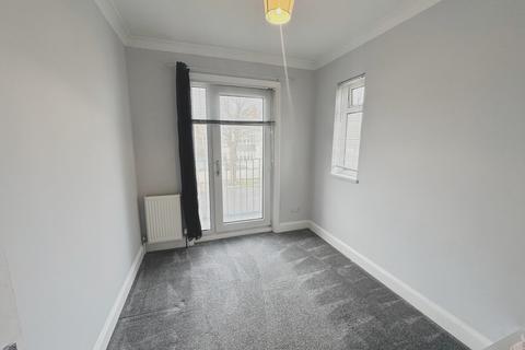3 bedroom flat to rent, Welbeck Avenue, Hove BN3