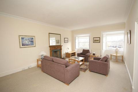 2 bedroom flat to rent, Drummond Place, Edinburgh