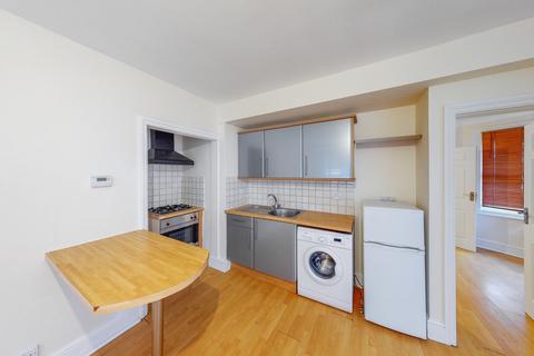 1 bedroom flat for sale, High Street, London Colney, St. Albans, Hertfordshire