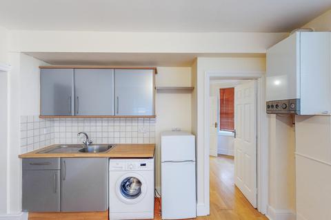 1 bedroom flat for sale, High Street, London Colney, St. Albans, Hertfordshire