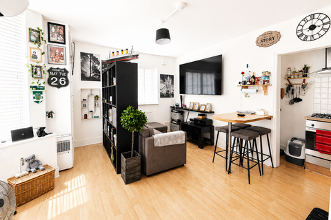 1 bedroom flat for sale, High Street, London Colney, St. Albans, Hertfordshire