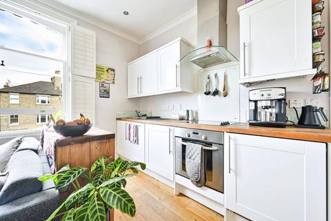 59d Wimbledon Park Road, London, SW18 5SJ