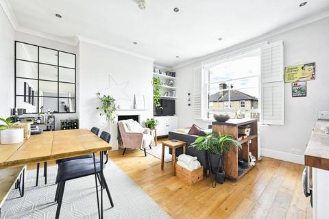 59d Wimbledon Park Road, London, SW18 5SJ