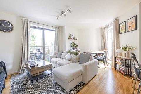 2 bedroom flat for sale, Caxton Apartments, Cable Street, Wapping, London, E1