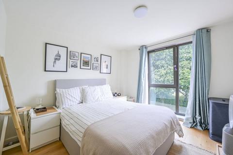 2 bedroom flat for sale, Caxton Apartments, Cable Street, Wapping, London, E1