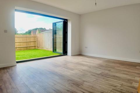 1 French Close, Witney, OX28 5JP