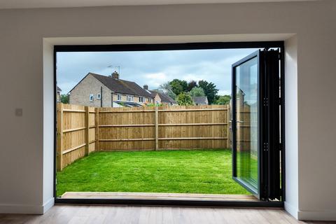 1 French Close, Witney, OX28 5JP