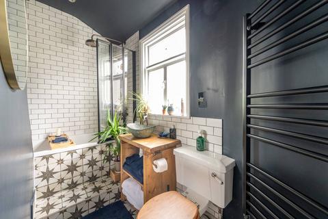 118 Richmond Road, Leytonstone, London, E11 4BS