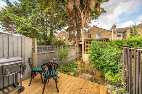 118 Richmond Road, Leytonstone, London, E11 4BS