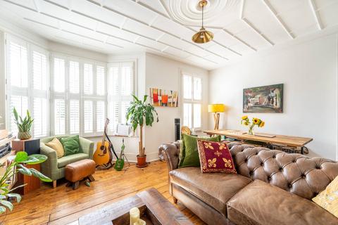 118 Richmond Road, Leytonstone, London, E11 4BS