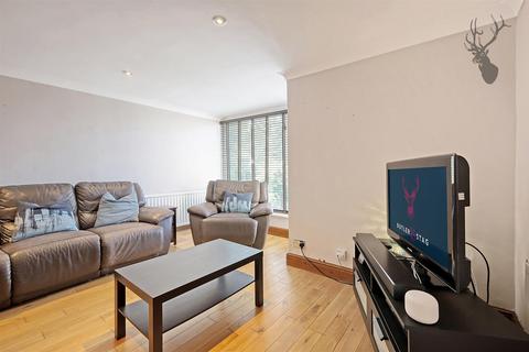 31 Echo Heights, London, E4 7JZ