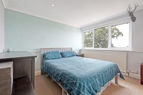 31 Echo Heights, London, E4 7JZ