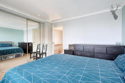 31 Echo Heights, London, E4 7JZ