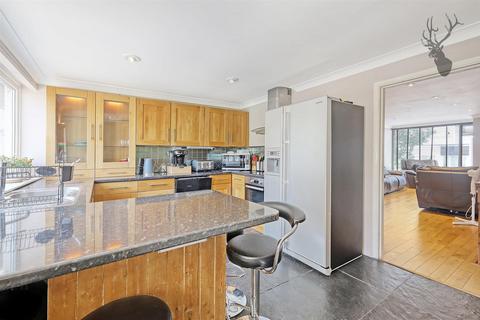 3 bedroom townhouse for sale, Echo Heights, London E4