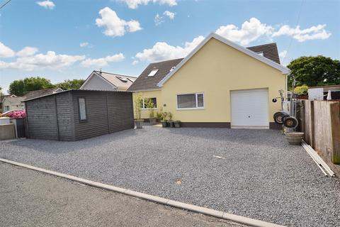 4 bedroom detached bungalow for sale, New Road, Begelly, Kilgetty