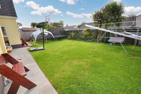 4 bedroom detached bungalow for sale, New Road, Begelly, Kilgetty