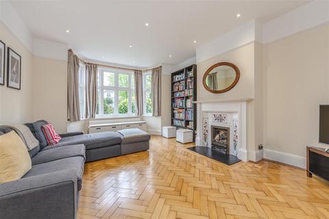 4 bedroom detached house to rent, Hillway, London