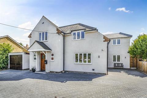 4 bedroom detached house for sale, Coronation Road, Hampshire GU46