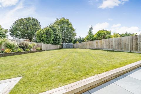 3 Coronation Road, Yateley, GU46 7TH