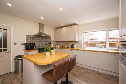 6 bedroom terraced house for sale, Abbey Road, Barrow-In-Furness