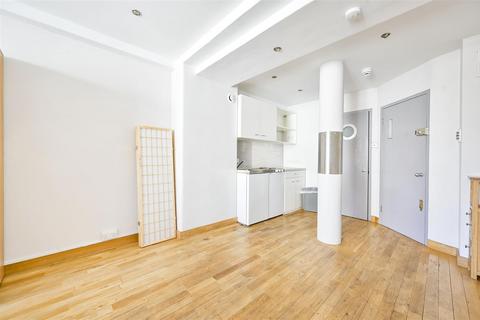 Studio for sale, Florin Court, London EC1M