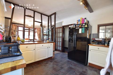 3 bedroom chalet for sale, Sladburys Lane, Holland-on-Sea