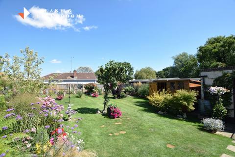 3 bedroom chalet for sale, Sladburys Lane, Holland-on-Sea