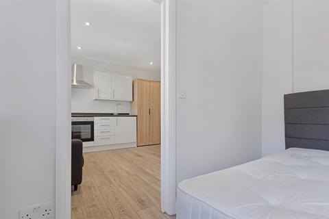 1 bedroom flat to rent, Stanwick Road, London W14