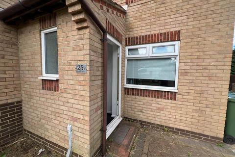 2 bedroom semi-detached house to rent, Balmoral Way, Gateshead NE10