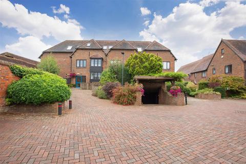 2 bedroom flat for sale, Adam Court, Henley-On-Thames RG9