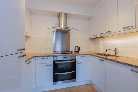 2 bedroom flat for sale, Adam Court, Henley-On-Thames RG9