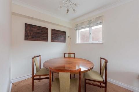 2 bedroom flat for sale, Adam Court, Henley-On-Thames RG9