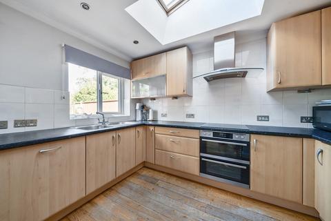 3 bedroom semi-detached house for sale, Beachborough Road, Bromley