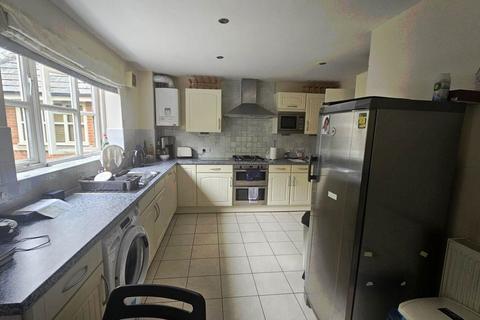 3 bedroom apartment to rent, Darwin Close, Milton Keynes MK5