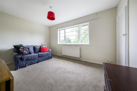 3 bedroom flat for sale, Churchview Road, Twickenham