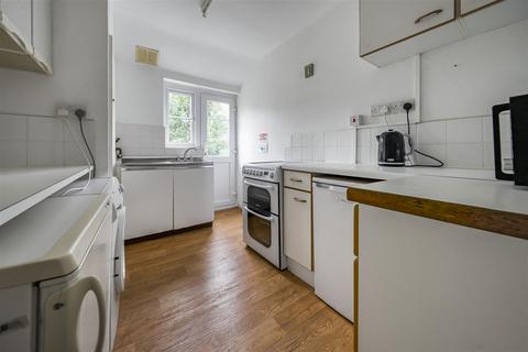 3 bedroom flat for sale, Churchview Road, Twickenham